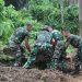 Pleton Siaga Bencana Brigif 4 Marinir/BS Bergerak Cepat Tangani Longsor di Pesawaran