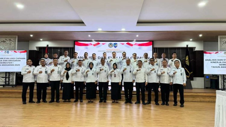 Kalapas Kalianda Tegaskan Komitmen Kinerja dan Inovasi dalam Evaluasi Semester I Tahun 2025