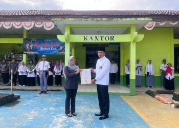 Bawaslu Pesisir Barat Ajak Pemilih Pemula Awasi Pemilu Sejak Dini