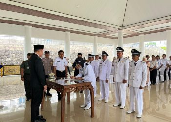 Enam Penjabat Kepala Desa di Pesawaran Dilantik, Bupati Tekankan Konsolidasi dan Peningkatan Pelayanan