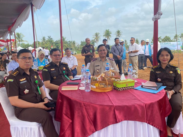 Pringsewu Tingkatkan Kepastian Hukum dan Pemberdayaan Desa Lewat Penyerahan Sertipikat Wakaf dan Aset Pekon