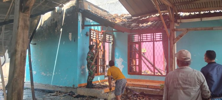 Kebakaran Rumah Permanen di Way Urang Lampung Selatan, Kerugian Diperkirakan Mencapai Rp 300 Juta