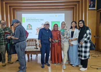 Bedah Buku “Menungguku Tiba”: Pertemuan Dua Doktor dengan Dua Pendekatan