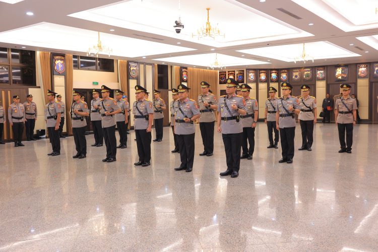 Kapolri Lantik Irwasum, Kabaintelkam, Kabareskrim, dan Sejumlah Kapolda Baru dalam Penyegaran Organisasi