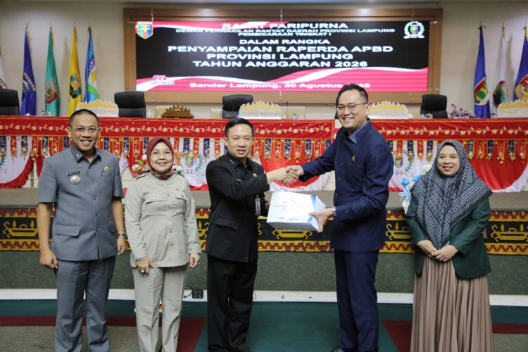 Pemprov Lampung Serahkan Dokumen Raperda APBD 2026 ke DPRD, Fokus pada Pendidikan, Infrastruktur, dan Peningkatan Kesejahteraan Masyarakat