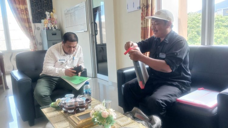 Ketua Pokmas Desa Sukabaru Bahas Ganti Rugi Warga Korban Penggusuran Jalan Tol dengan Camat Penengahan