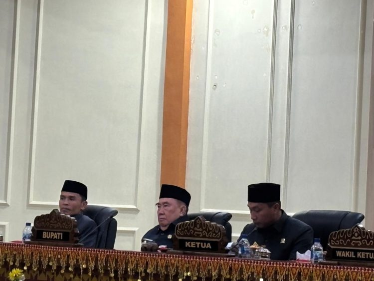 DPRD Tanggamus Gelar Paripurna Penandatanganan MoU KUPA-PPAS 2025, Tegaskan Prioritas Pembangunan dan Pelayanan Masyarakat