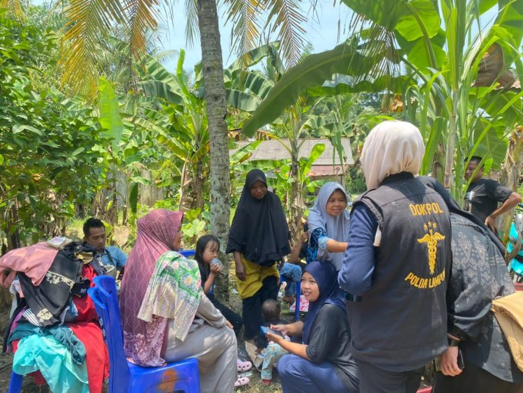 Polres Tanggamus Gelar Pengobatan Gratis Bagi Warga Terdampak Gempa di Semaka
