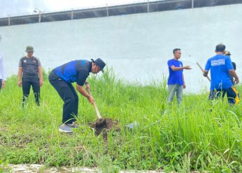 Dukung Program Menteri IMIPAS, Lapas Narkotika Bandar Lampung Maksimalkan Lahan dengan Penanaman Pohon Kelapa