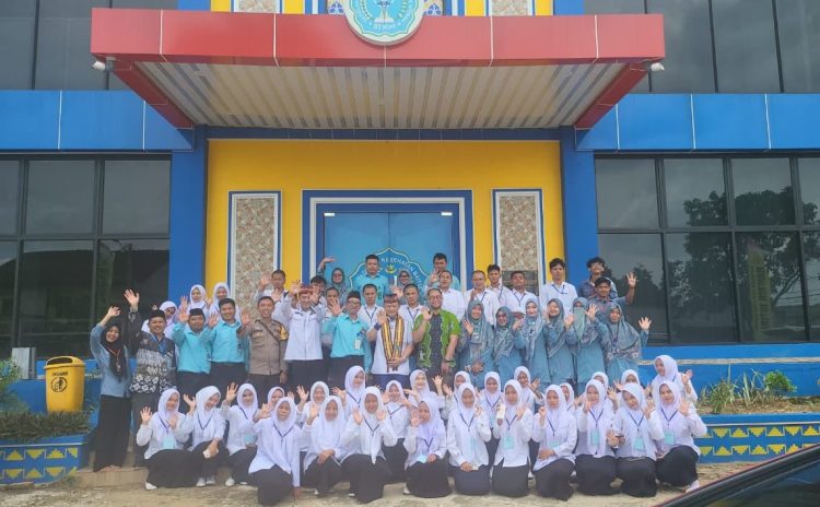 Memperkuat Wawasan Kebangsaan Melalui Studium Generale di STIKes Baitul Hikmah