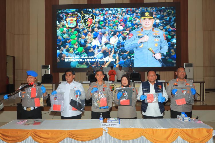 Polda Lampung Amankan 7 Perusuh Demo di DPRD, 1 Pemuda Jadi Tersangka Bom Molotov dengan Ancaman 12 Tahun Penjara
