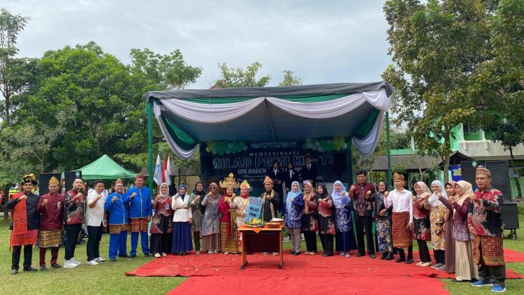 13 Tahun PGMI UIN RIL Gelar Lomba dan Karnaval, Mahasiswa Ramaikan Hari Jadi dengan Kreativitas