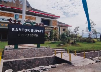 Rehabilitasi Taman Depan Kantor Bupati Pringsewu Gunakan Dana CSR Bank Lampung