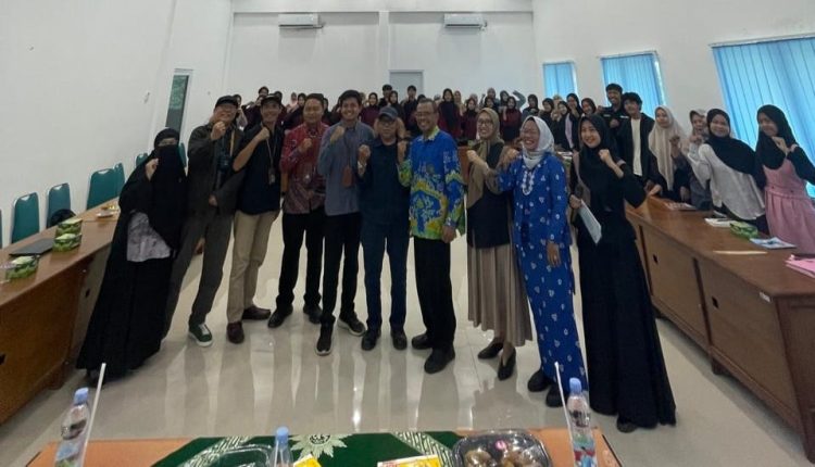 Bahasa Lampung di Ujung Tanduk: Puisi Terjemahan Jadi Senjata Melawan Kepunahan