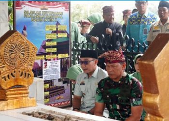 Wabup Lampung Selatan Dampingi Pangdam XXI/Radin Inten Ziarah dan Tanamkan Semangat Kebangsaan di Sekolah