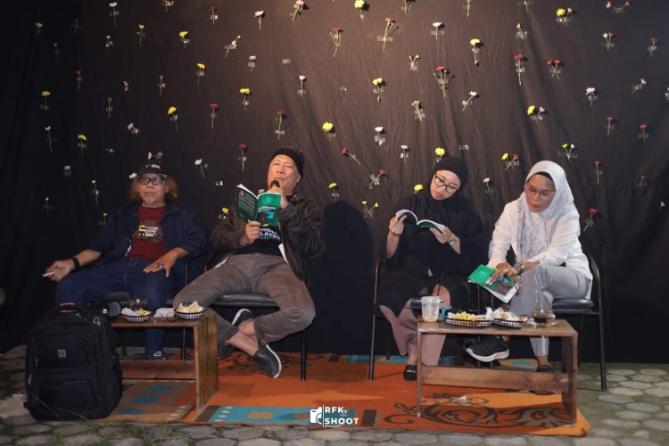 Diskusi Seru Di Kotabumi: Isbedy Stiawan Zs, Puisi, Dan ‘Kegilaan’ Produktif Seperti Putu