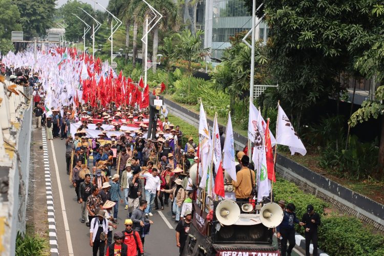 Gelombang Aksi Petani Mengguncang Jakarta: Ribuan Massa Desak Reforma Agraria Sejati di Hari Tani Nasional 2025