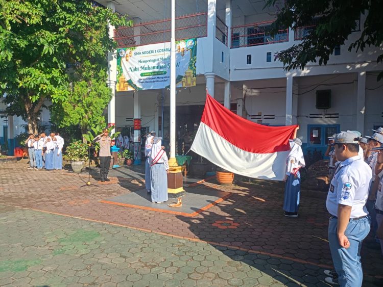 Jadi Pembina Upacara di SMA 1 Kotabumi, Kapolres Lampung Utara Ingatkan Generasi Muda Soal Bahaya Kenakalan Remaja