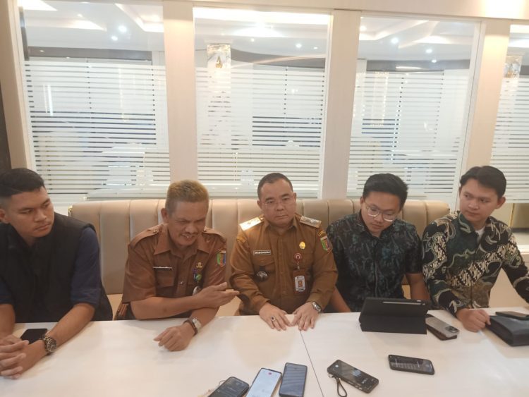 Dua Oknum LSM Lampung Ditangkap Diduga Lakukan Pemerasan Pejabat RSUDAM, Polisi Temukan Senjata Tajam