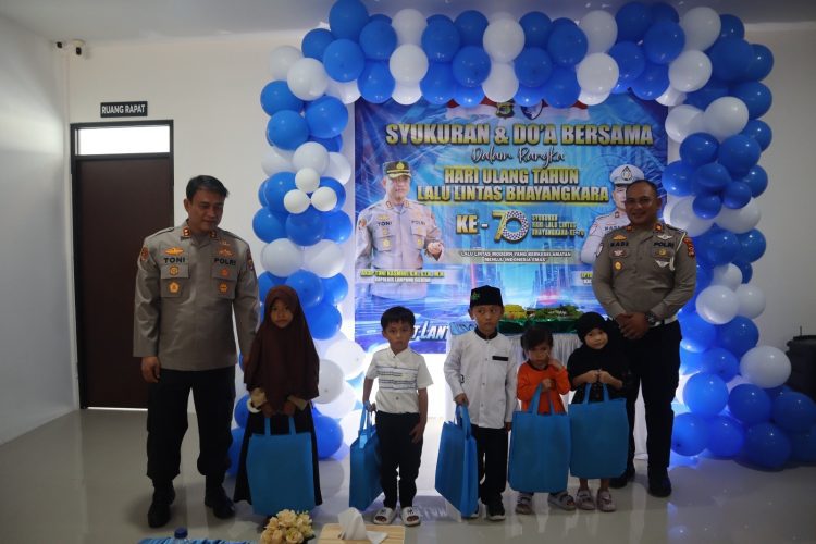 HUT Lalu Lintas Bhayangkara ke-70: Polres Lampung Selatan Tebar Kepedulian, Pocil Bikin Bangga!