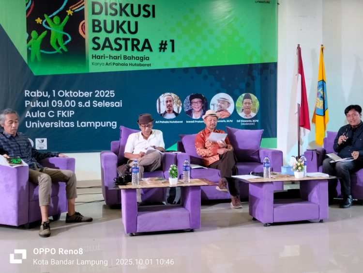 Diskusi Buku Puisi “Hari-Hari Bahagia”: Iswadi Pratama Bongkar Mitos Kebahagiaan Ari Pahala Hutabarat