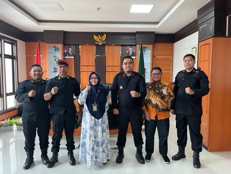 Sinergi Penegakan Hukum Makin Kuat: Kalapas Dharmasraya Sambangi Pengadilan Negeri Pulau Punjung