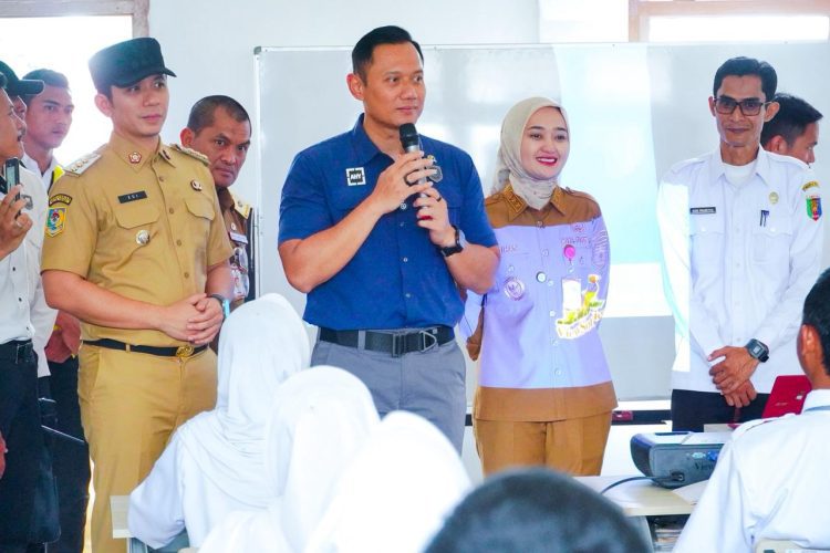 Menko AHY dan Wagub Lampung Jihan Nurlela Tinjau SRMA 32 Lampung Selatan, Pastikan Fasilitas Pendidikan Berkualitas untuk Generasi Muda