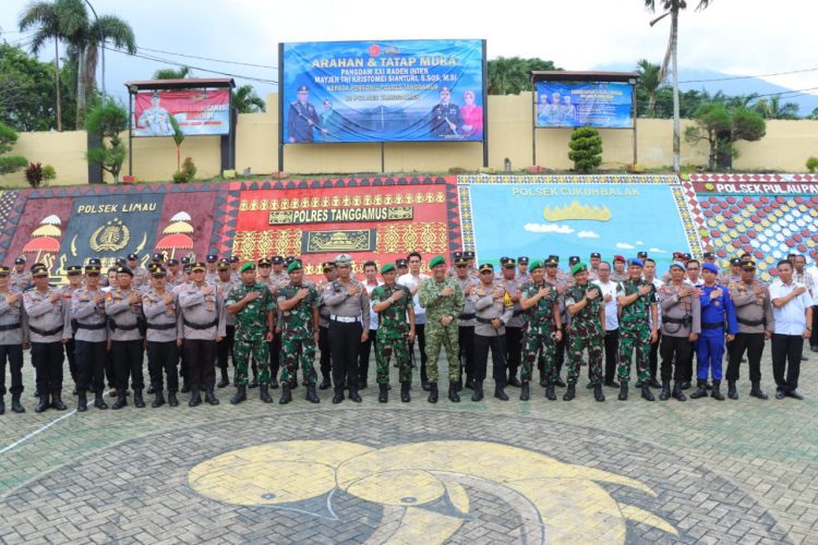Pangdam XXI/Radin Inten Kunjungi Polres Tanggamus, Tegaskan Soliditas TNI-Polri untuk Keamanan Daerah