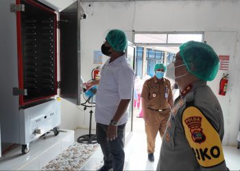 Polres Lampung Selatan Salurkan 4.074 Porsi Makanan Bergizi, Kapolda dan Ketua Bhayangkari Turun Langsung Pantau Program MBG