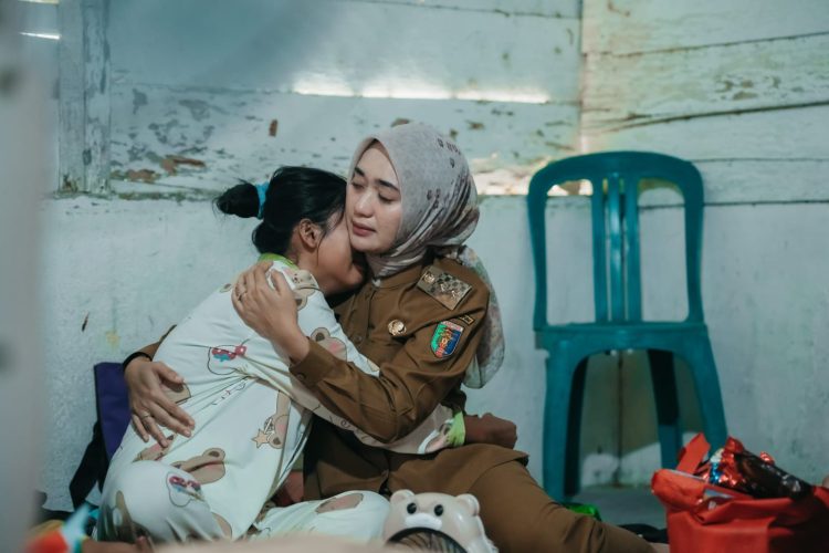 Wagub Jihan Turun Tangan! Kasus Ibu Rantai Anak di Mesuji Bongkar Fakta Mengerikan tentang Kemiskinan dan Kesehatan Warga