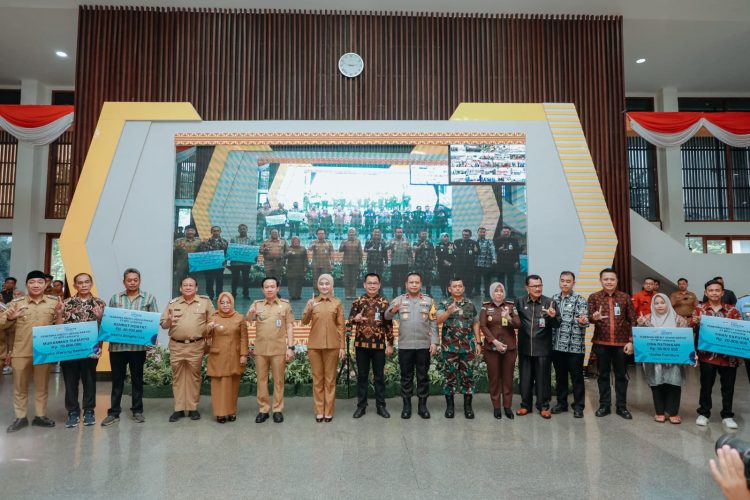 Akad Massal KUR 2025 di Lampung: Rp919 Miliar Dialokasikan untuk 15.381 UMKM, Presiden Pantau Virtual Langsung