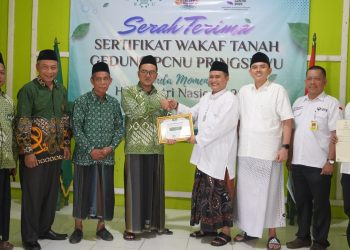 Kado Spesial Hari Santri! BPN Serahkan Sertifikat Tanah Wakaf PCNU Pringsewu, Simbol Sinergi Umat dan Pemerintah
