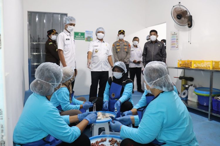 SPPG Polres Pringsewu Resmi Beroperasi! Presiden Prabowo Luncurkan Program Makanan Bergizi Gratis, Sekolah Antusias Sambut Generasi Emas