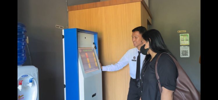 Lapas Dharmasraya Tunjukkan Pelayanan Humanis, Kunjungan Keluarga WBP Berjalan Lancar dan Penuh Haru