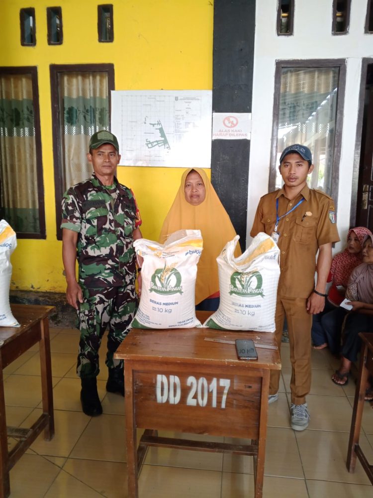 Pekon Banyumas Salurkan 6 Ton Beras Bulog untuk 303 Keluarga Penerima Manfaat, Warga Sambut dengan Haru
