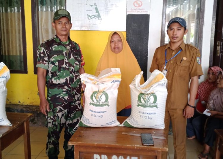 Pekon Banyumas Salurkan 6 Ton Beras Bulog untuk 303 Keluarga Penerima Manfaat, Warga Sambut dengan Haru