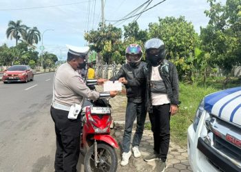 Operasi Zebra Krakatau 2025 Hari Kesembilan, Polres Tanggamus Tegur 37 Pengendara di Jalinbar Kota Agung