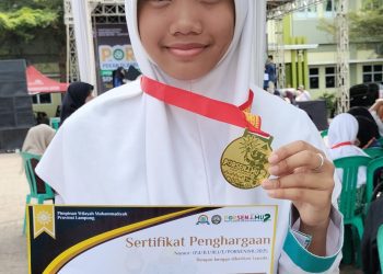 Dzafirah Adeliaputri Raih Juara 1 Baca Puisi PorseniMu Lampung, Tunjukkan Kelasnya sebagai Talenta Sastra Muda