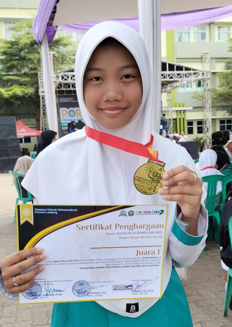 Dzafirah Adeliaputri Raih Juara 1 Baca Puisi PorseniMu Lampung, Tunjukkan Kelasnya sebagai Talenta Sastra Muda