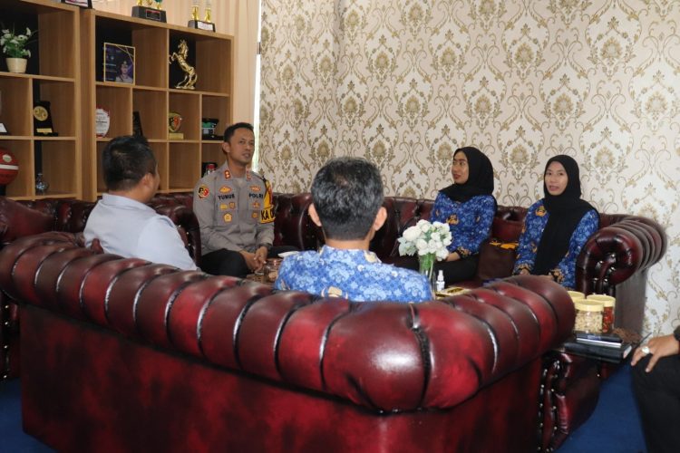 Kapolres Pringsewu dan Bawaslu Gelar Pertemuan Strategis: Bongkar Ancaman Kerawanan Pemilu dan Rancang Penguatan Kolaborasi 2025