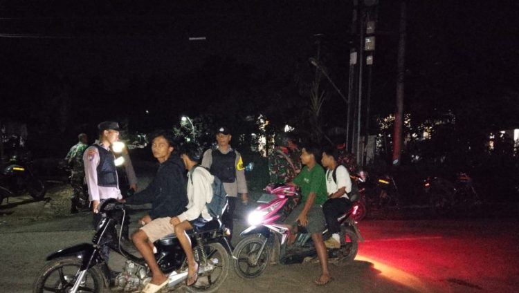 Patroli Gabungan Polsek Sumberejo dan TNI, Warga Diminta Waspada dan Lapor 110 Jika Temukan Aktivitas Mencurigakan