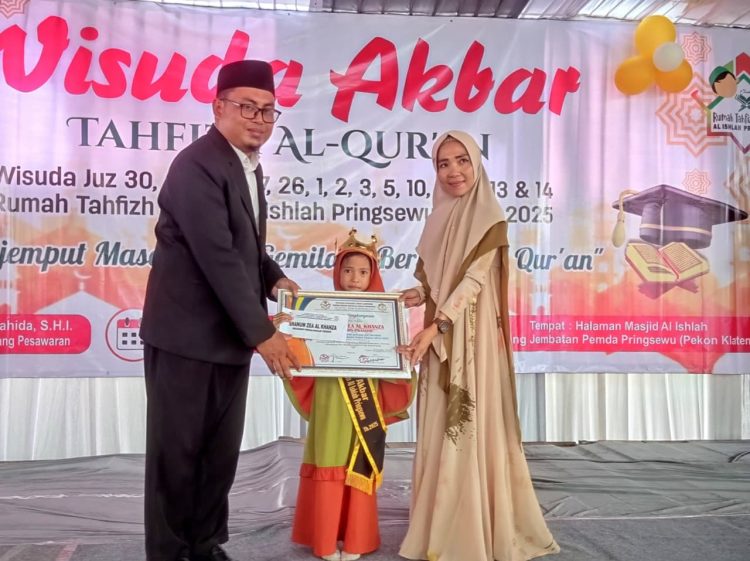 Bocah Lima Tahun Raih Penghargaan Hafal Juz 30 Tercepat