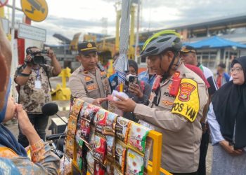 Ngupi Pai Puakhi, Sentuhan Humanis Polisi di Nataru Bakauheni