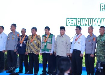 Presiden Prabowo Anugerahkan Satyalancana Wira Karya kepada AKBP Toni Kasmiri