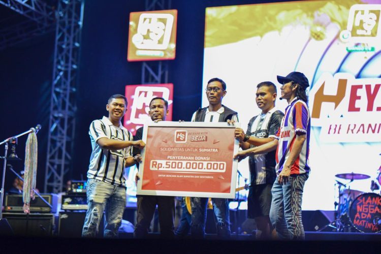 Kepedulian Tanpa Batas, HS dan Slank Salurkan Bantuan Rp500 Juta untuk Aceh dan Sekitarnya