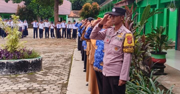 Judi Online Jadi Sorotan, Polisi Edukasi Pelajar SMPN 18 Pesawaran