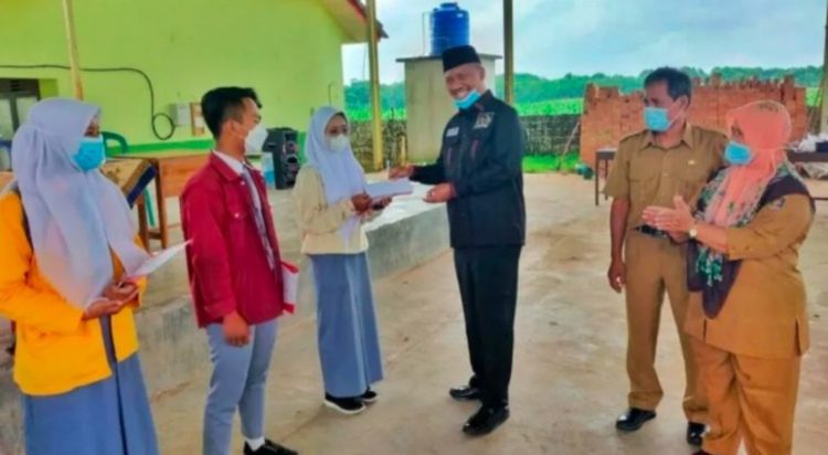 Lampung Tengah Terang: Antara Retorika Kekuasaan dan Kerja Sunyi Literasi