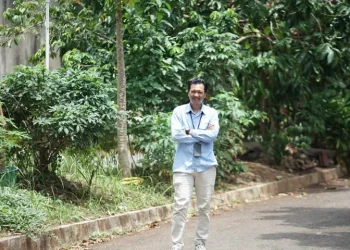 Penyair Berbakat Bandar Lampung Angkat Isu Ambiguitas Bahasa dalam Karya Reflektif