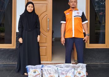 Hasil Sedekah Akbar Disalurkan, Guru Ngaji dan Marbot Terima Bantuan Beras