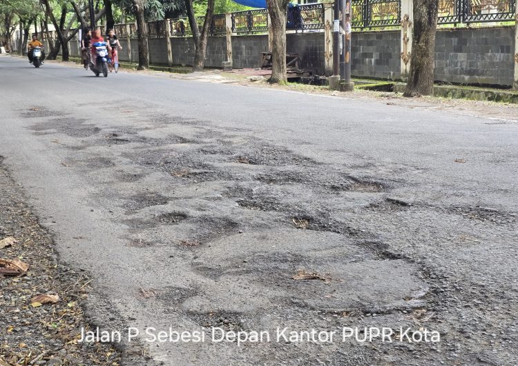 Jalan Rusak Makan Korban, LSM PRO RAKYAT Ingatkan Tanggung Jawab Hukum Pemkot